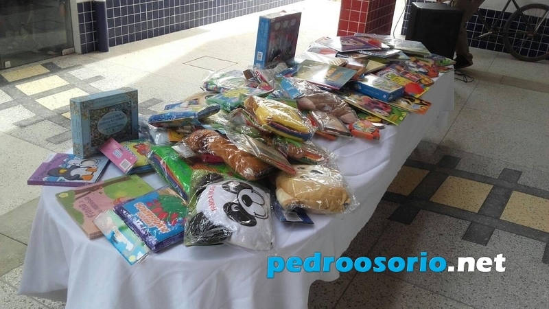 Pedroosorio Net Prefeitura Entrega Livros Para A Biblioteca Da Escola